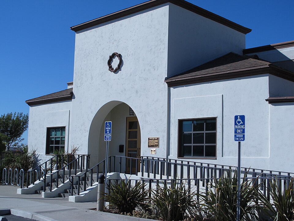 Photograph of Cypress Street Schoolhouse
