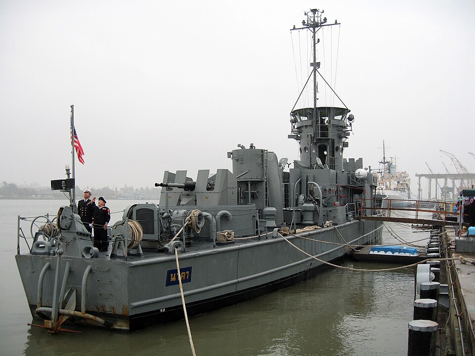 Photograph of USS LCS(L)(3)-102