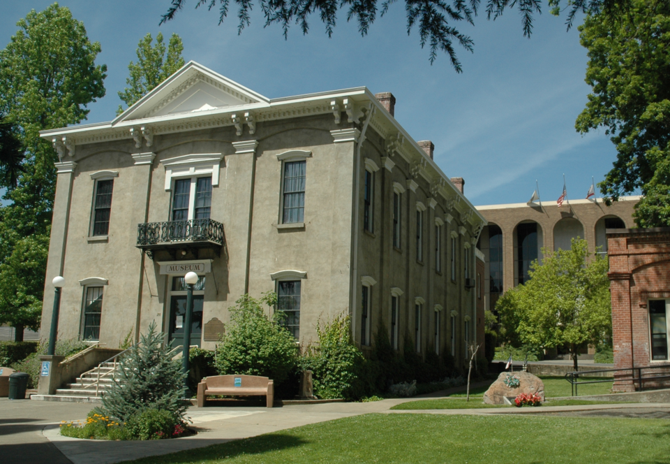 Photograph of Old Lake County Courthouse