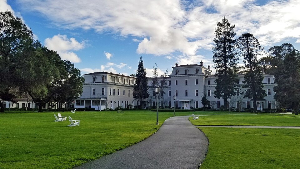Photograph of Mills Hall