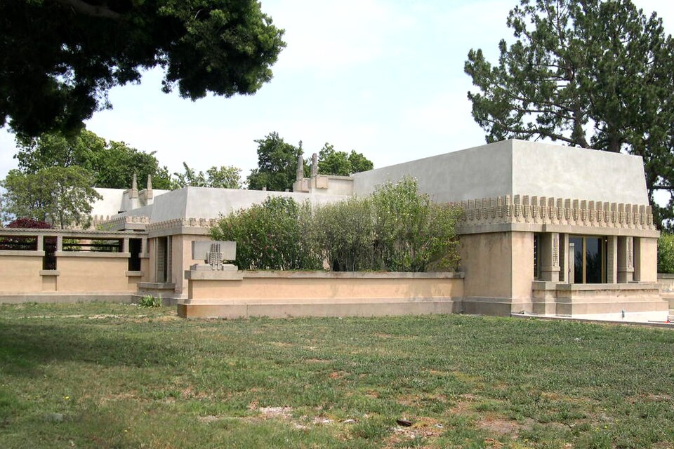 Photograph of Hollyhock House
