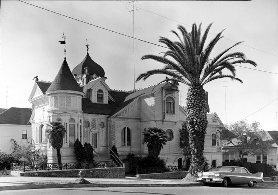 Photograph of Villa Montezuma