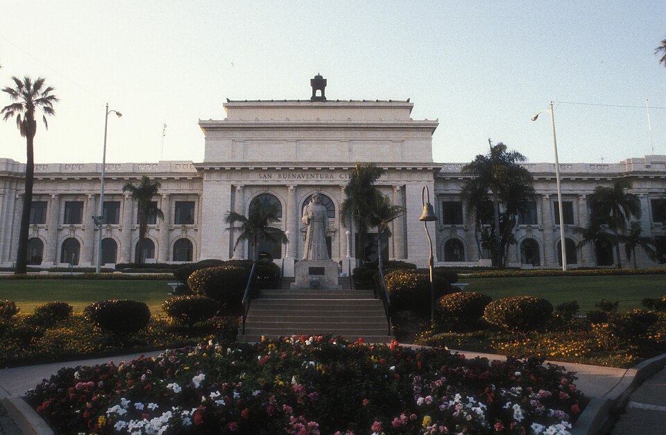 Photograph of Ventura County Courthouse