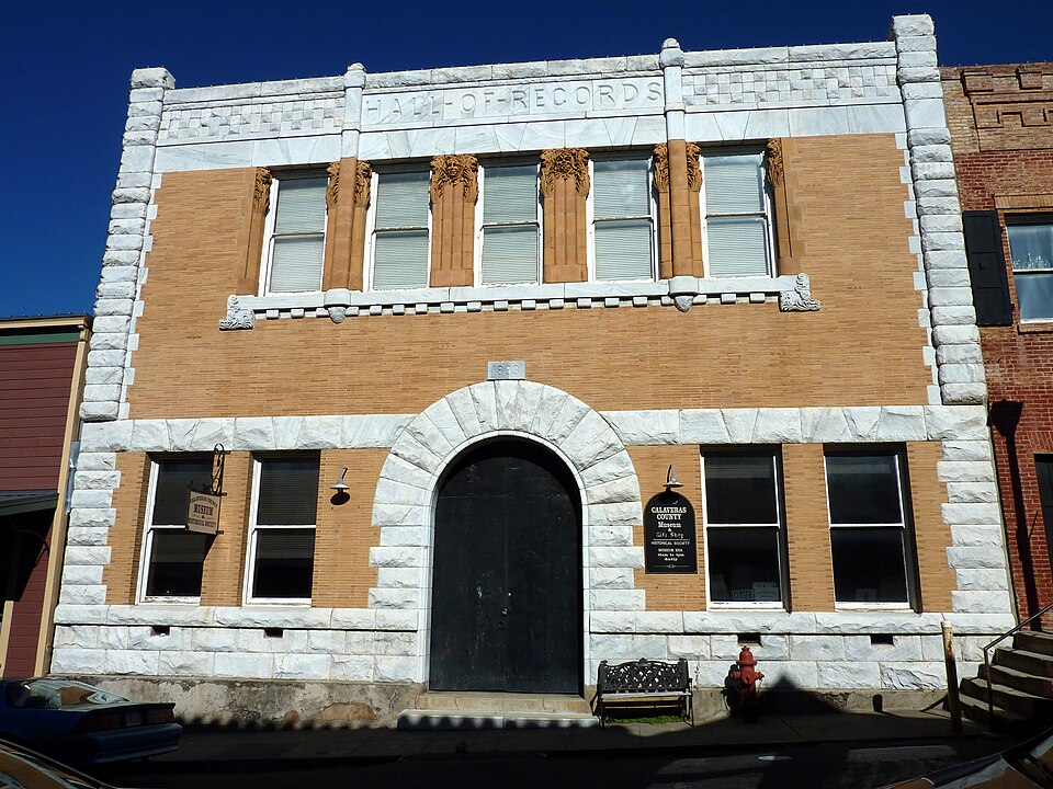 Photograph of Calaveras County Courthouse