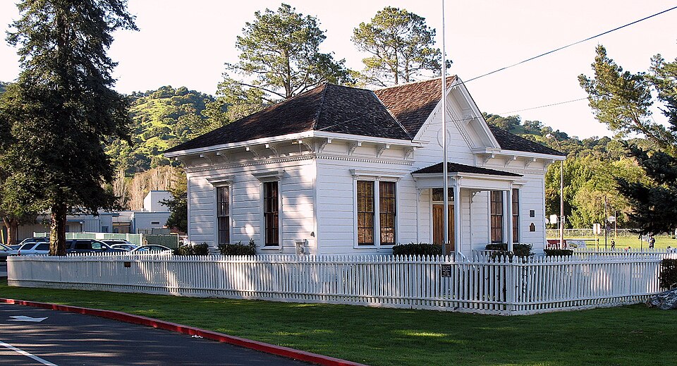 Photograph of Dixie Schoolhouse