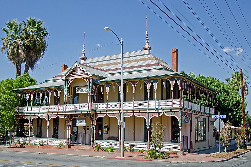 Photograph of Crescent Bathhouse