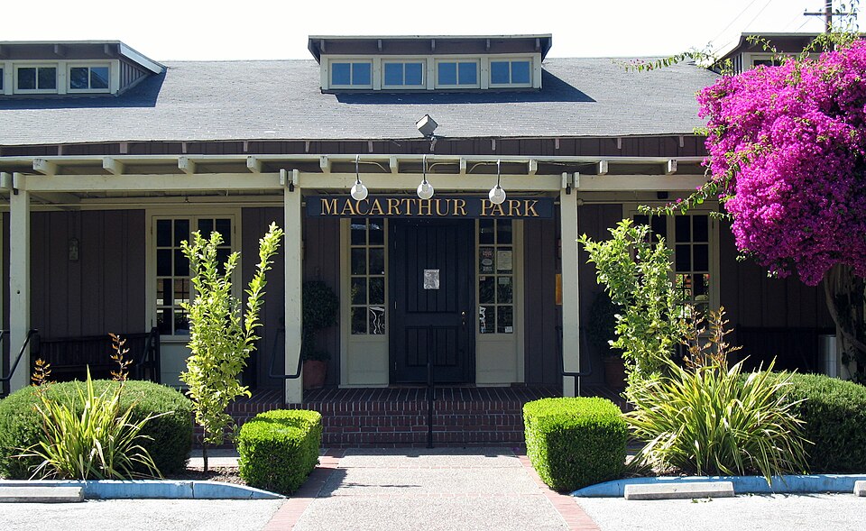Photograph of Hostess House