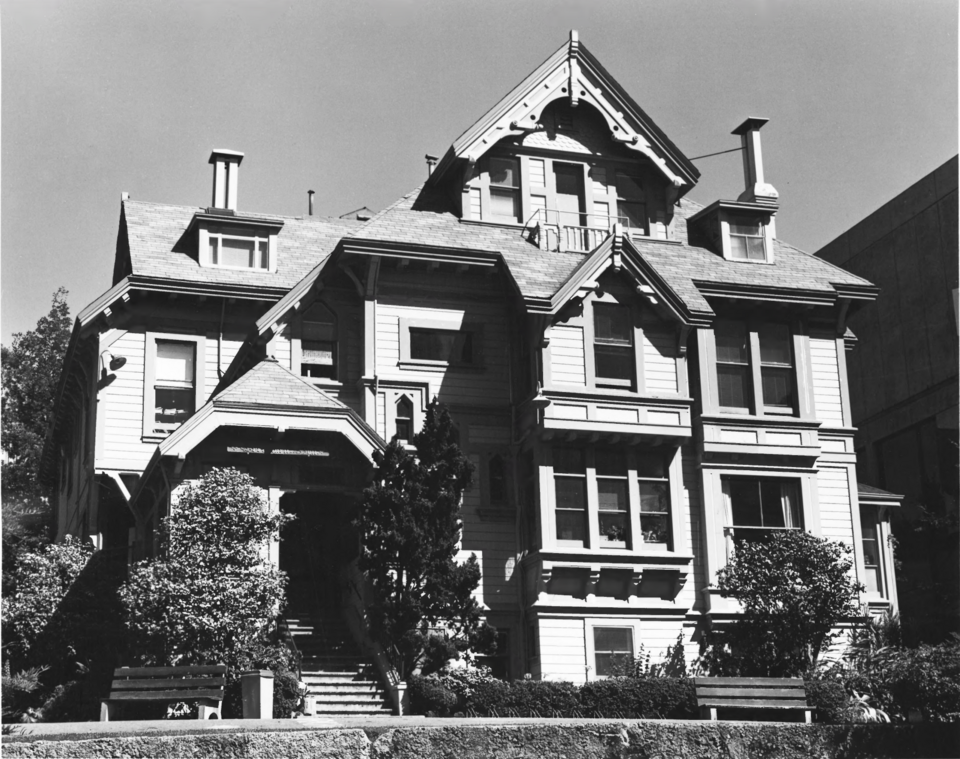 Photograph of Treadwell Mansion and Carriage House