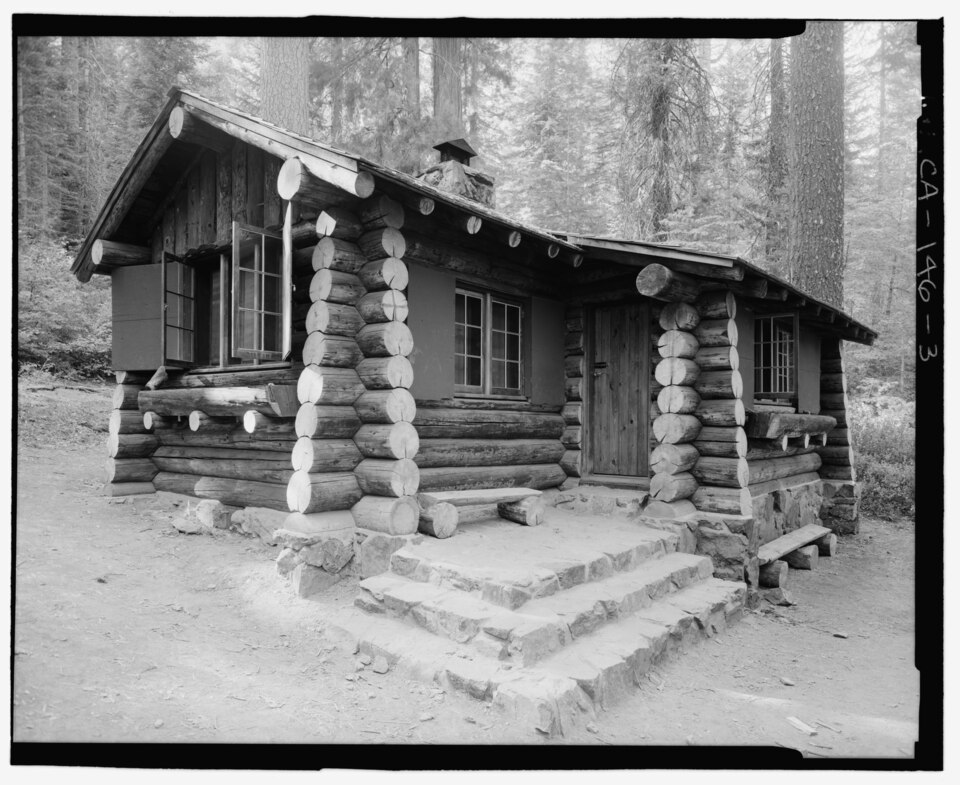 Photograph of Merced Grove Ranger Station