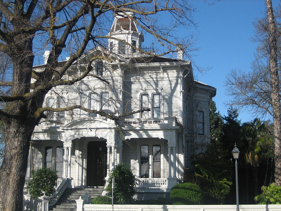 Photograph of McHenry Mansion