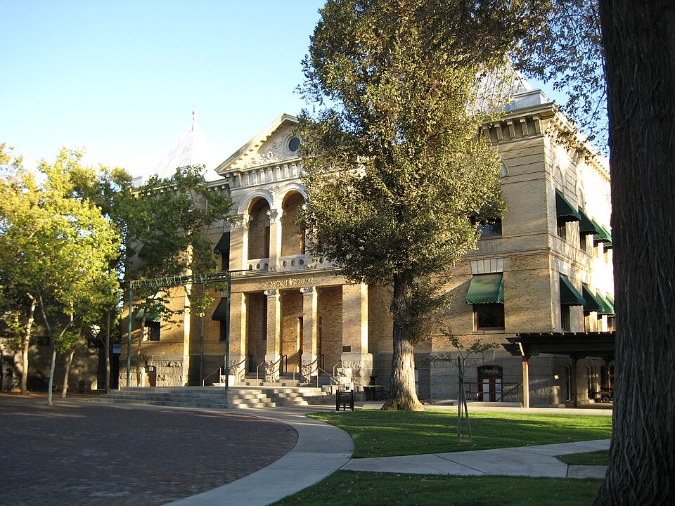 Photograph of Kings County Courthouse