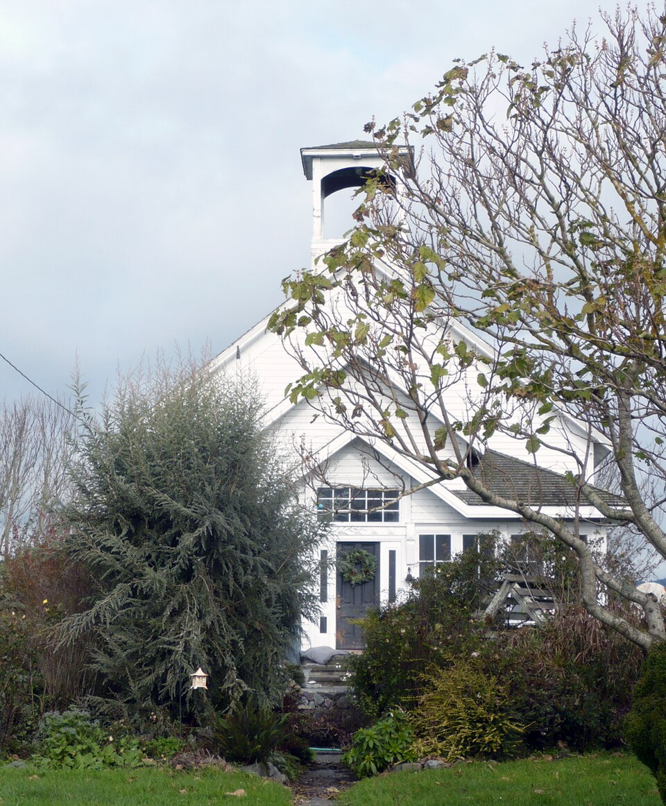 Photograph of Grizzly Bluff School