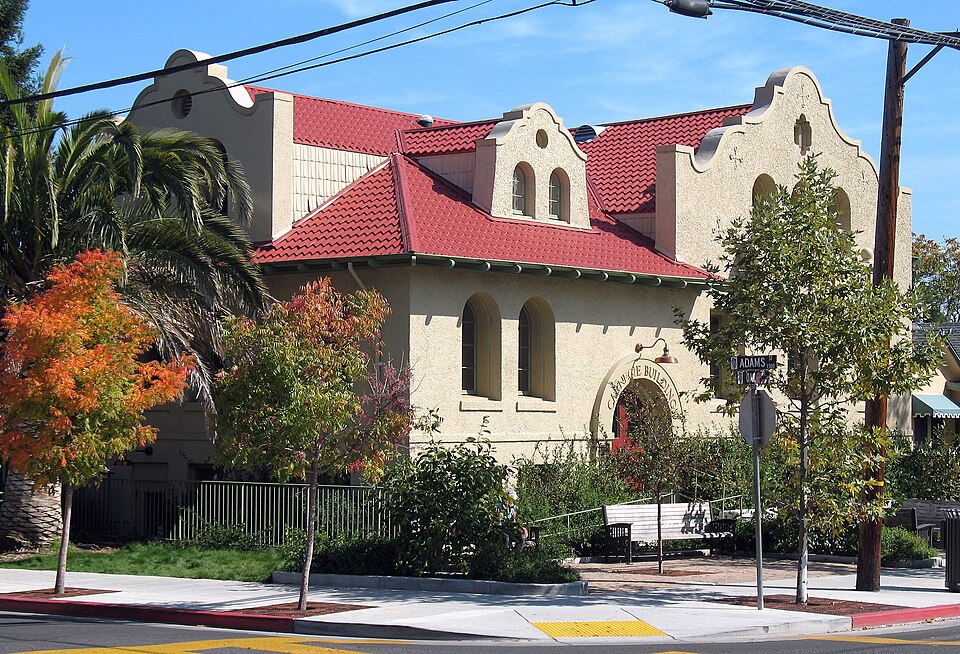 Photograph of St. Helena Public Library