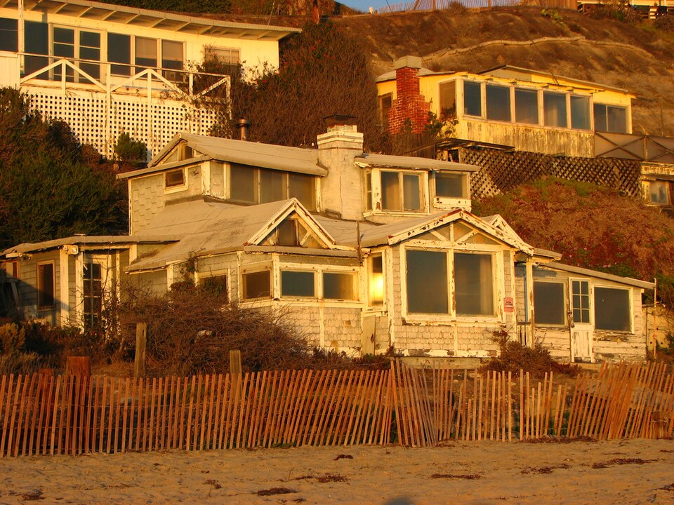 Photograph of Crystal Cove Historic District