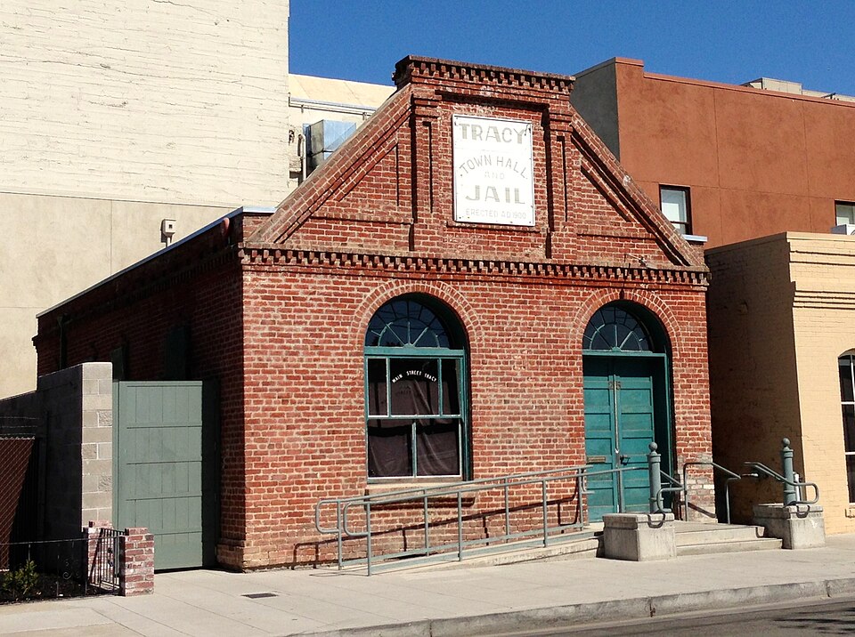 Photograph of Tracy City Hall and Jail