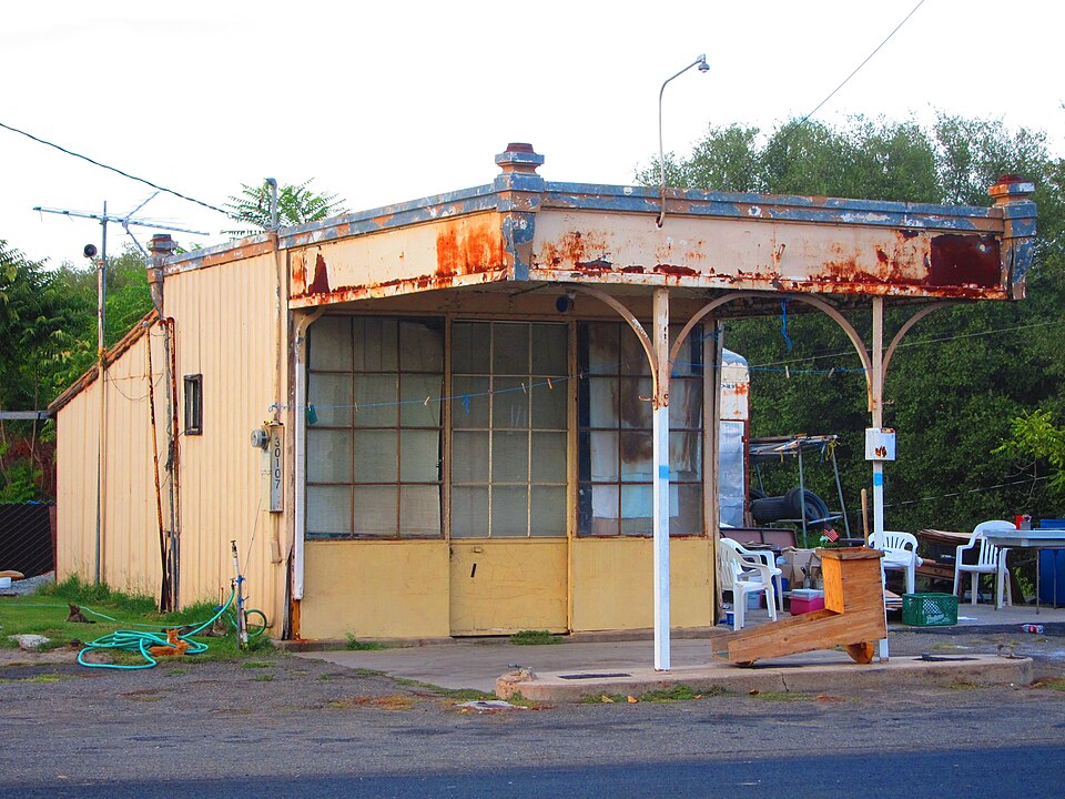 Photograph of Shell Gas Station