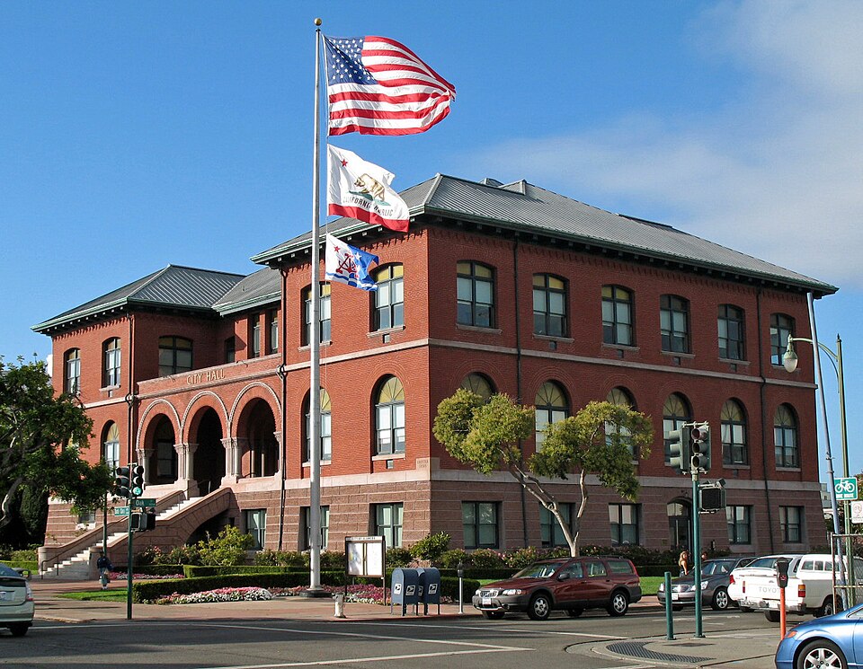 Photograph of Alameda City Hall