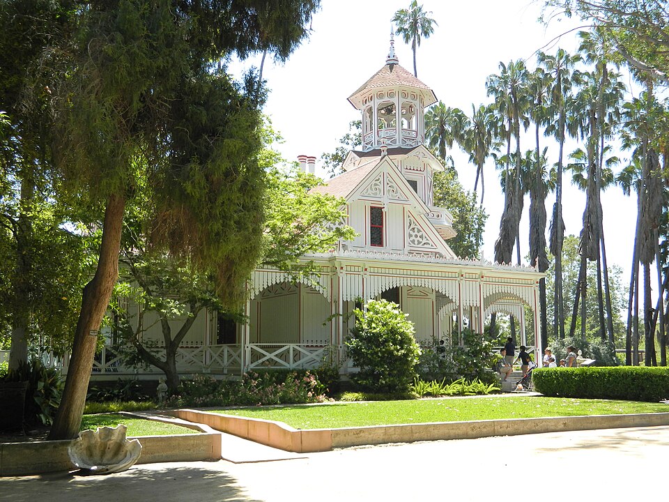 Photograph of Queen Anne Cottage and Coach Barn