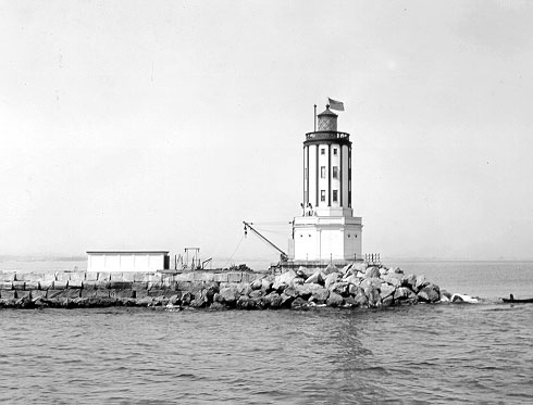 Photograph of Los Angeles Harbor Light
