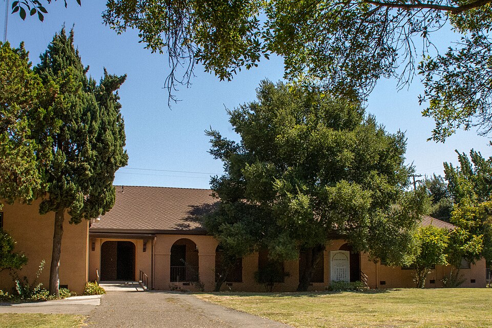 Photograph of Walnut Grove Gakuen Hall