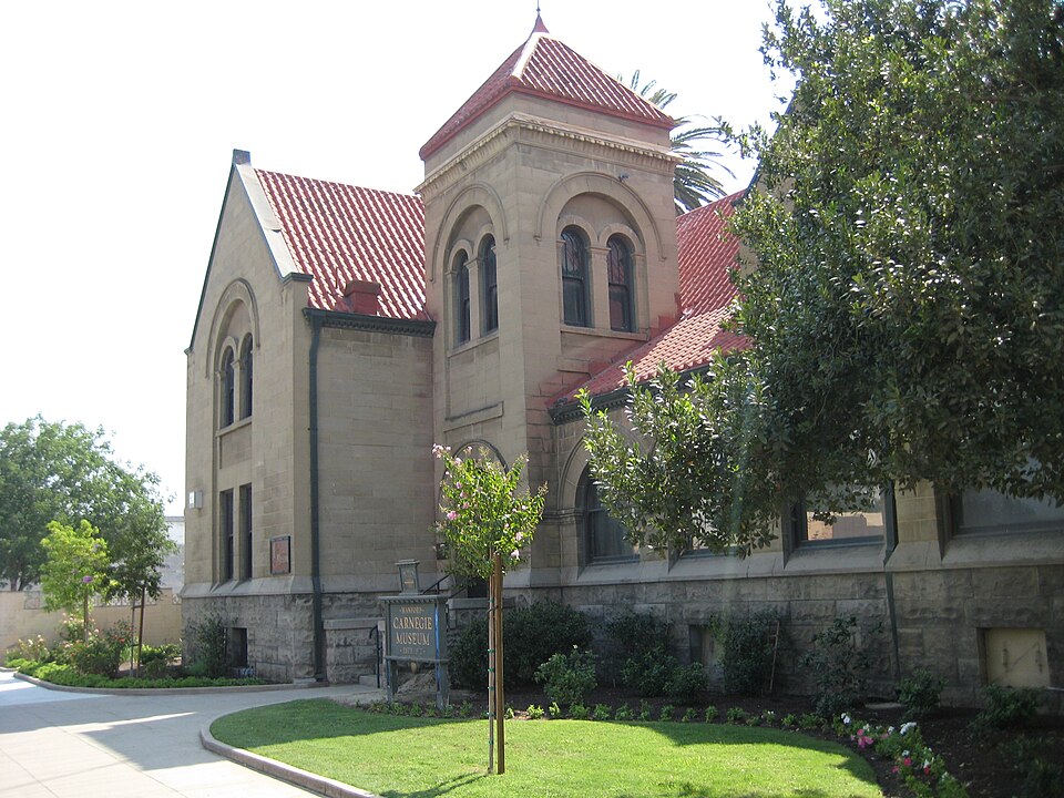 Photograph of Hanford Carnegie Museum