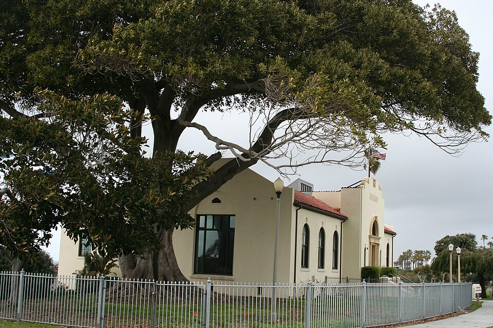 Photograph of Redondo Beach Public Library
