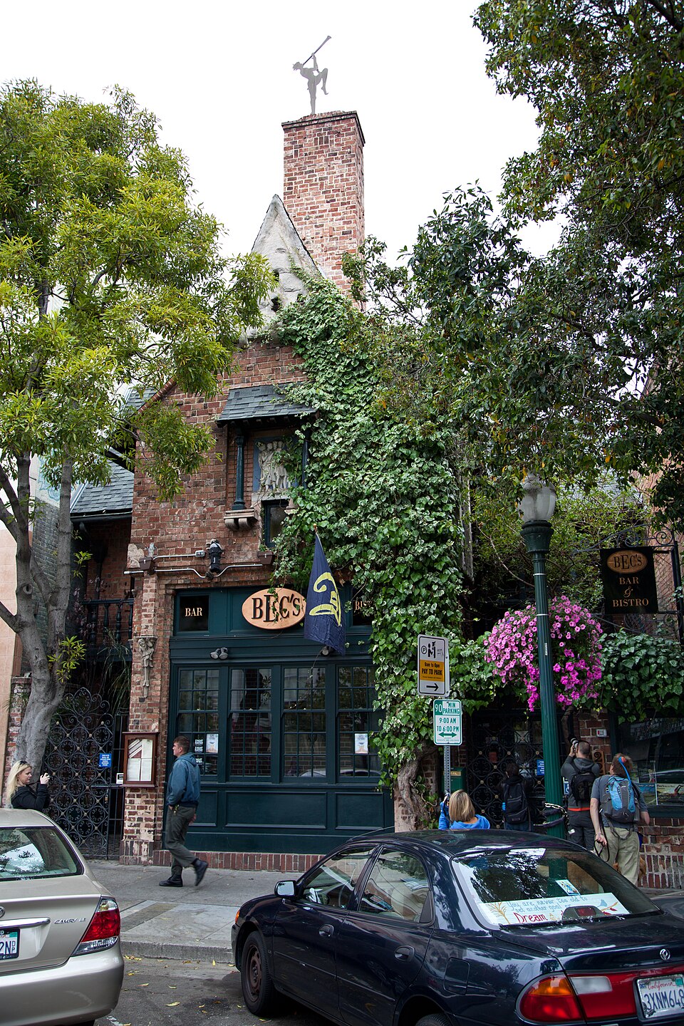 Photograph of Tupper and Reed Building