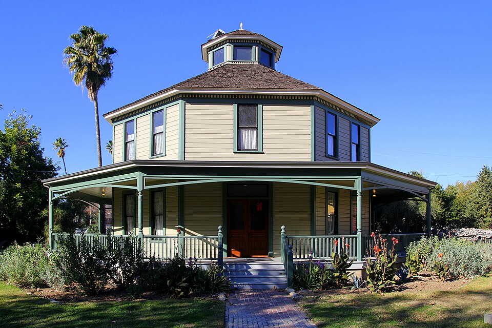 Photograph of Longfellow-Hastings House