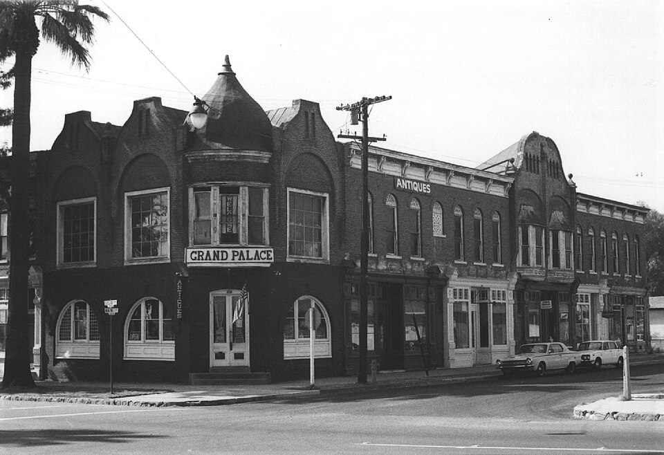 Photograph of Ontario State Bank Block