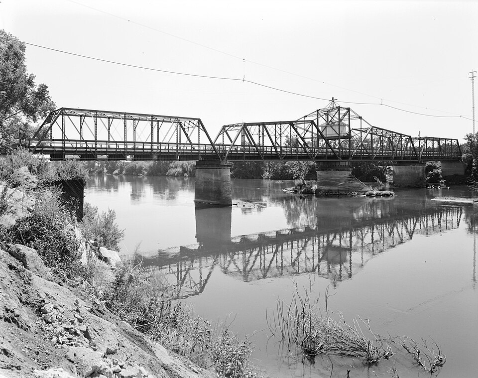Photograph of Gianella Bridge