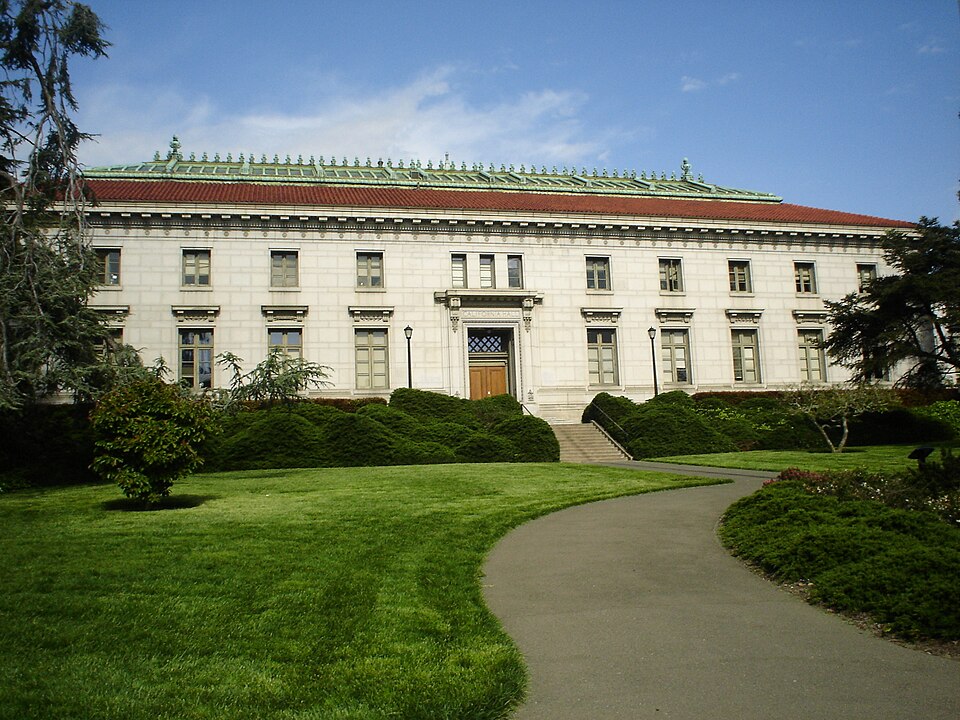 Photograph of California Hall (UC Berkeley)