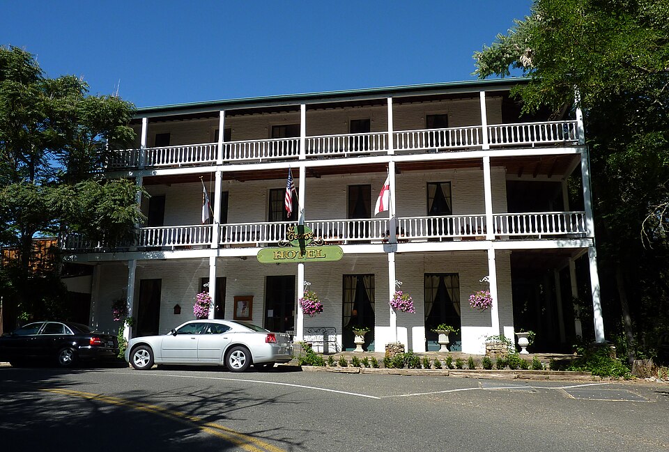 Photograph of St. George Hotel