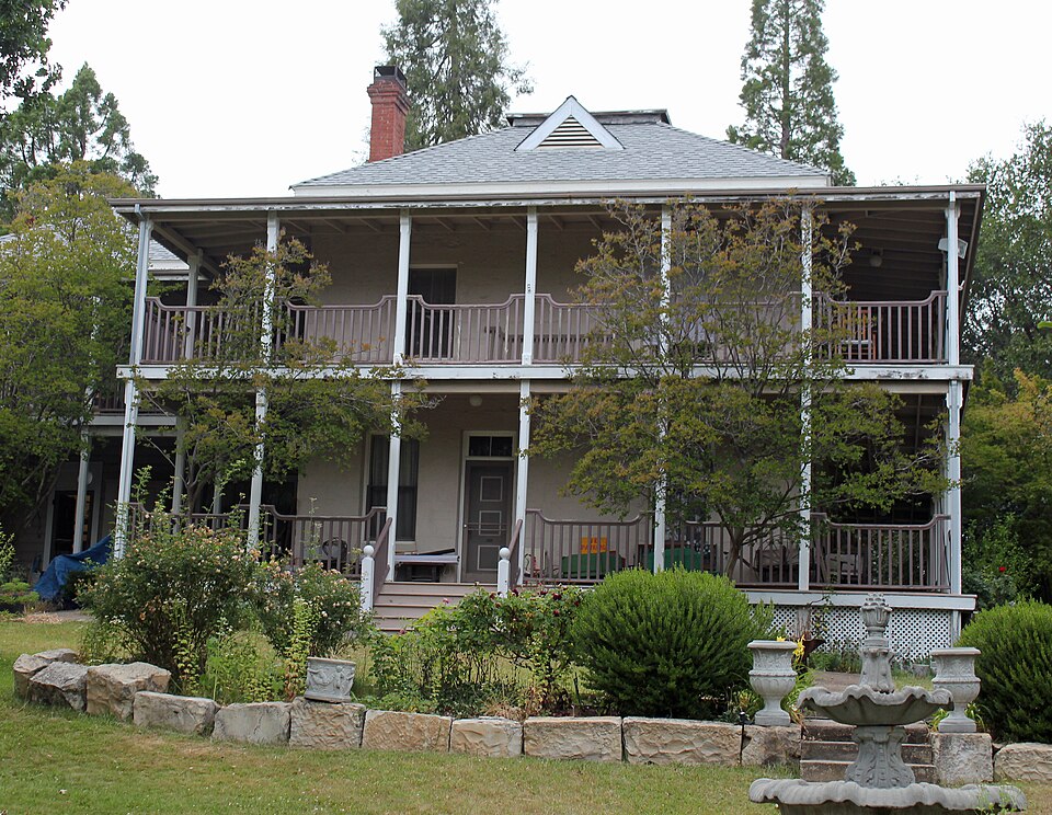 Photograph of Utica Mansion