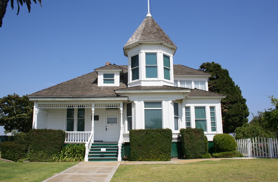 Photograph of Newland House