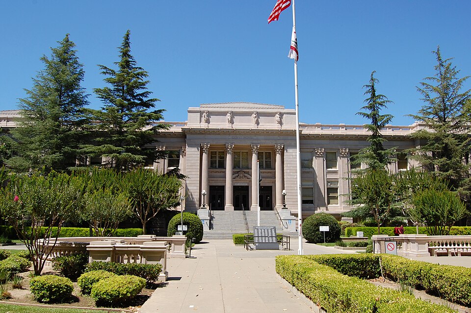Photograph of Yolo County Courthouse