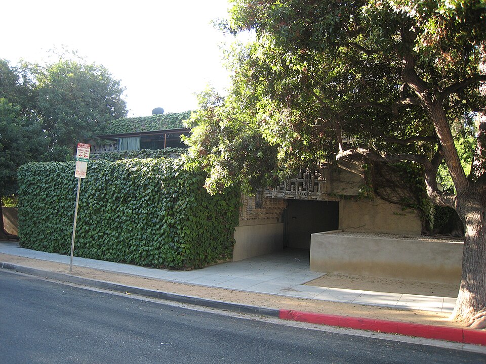 Photograph of Lloyd Wright Home and Studio