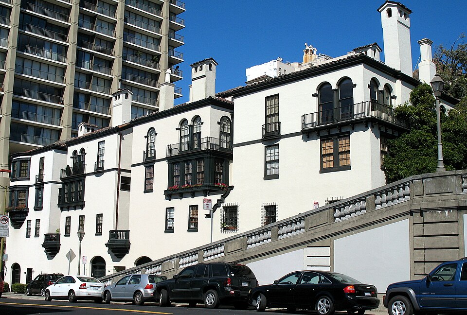 Photograph of Russian Hill-Vallejo Street Crest Historic District