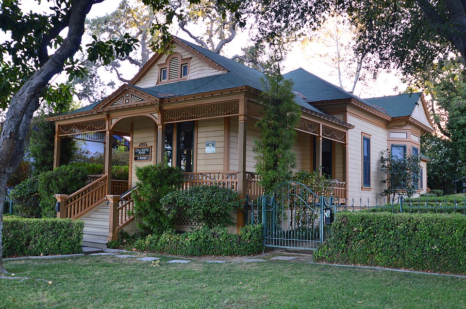 Photograph of Call-Booth House
