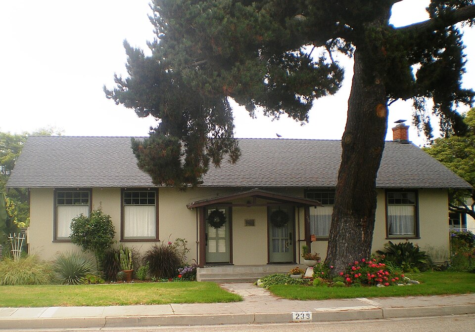 Photograph of Women's Improvement Club of Hueneme