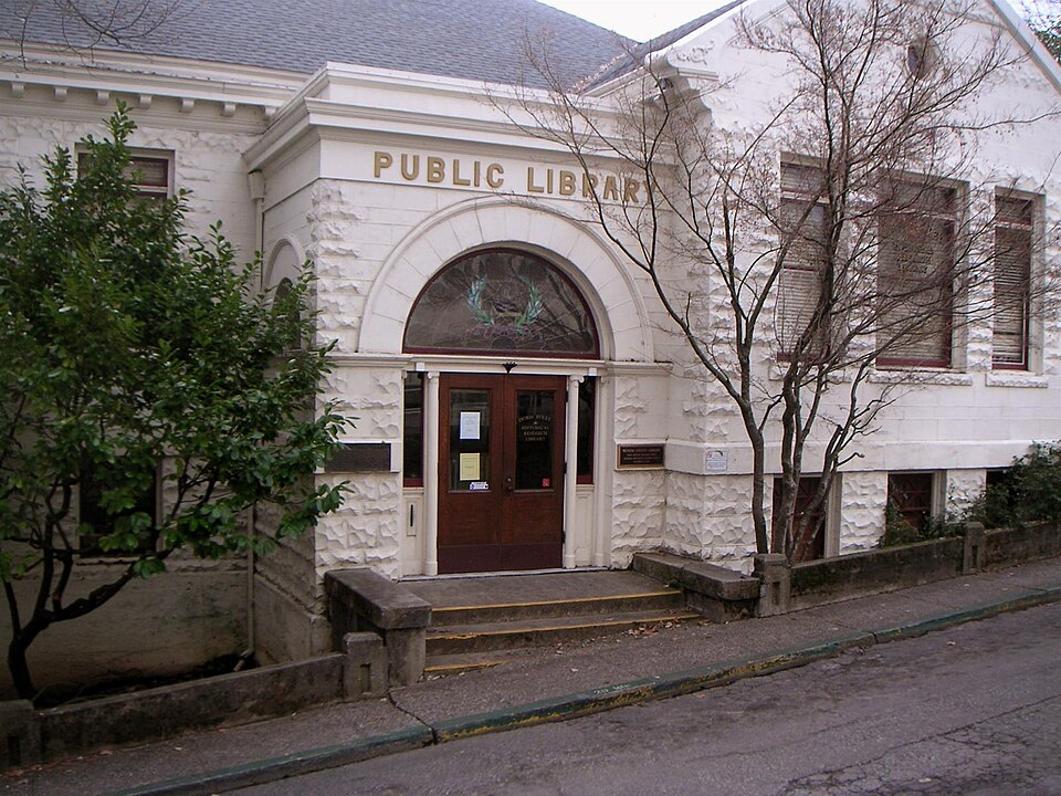 Photograph of Doris Foley Library for Historical Research
