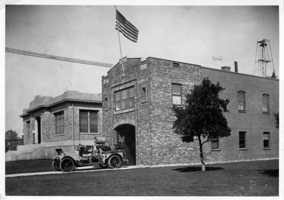 Photograph of Old Carnegie Library