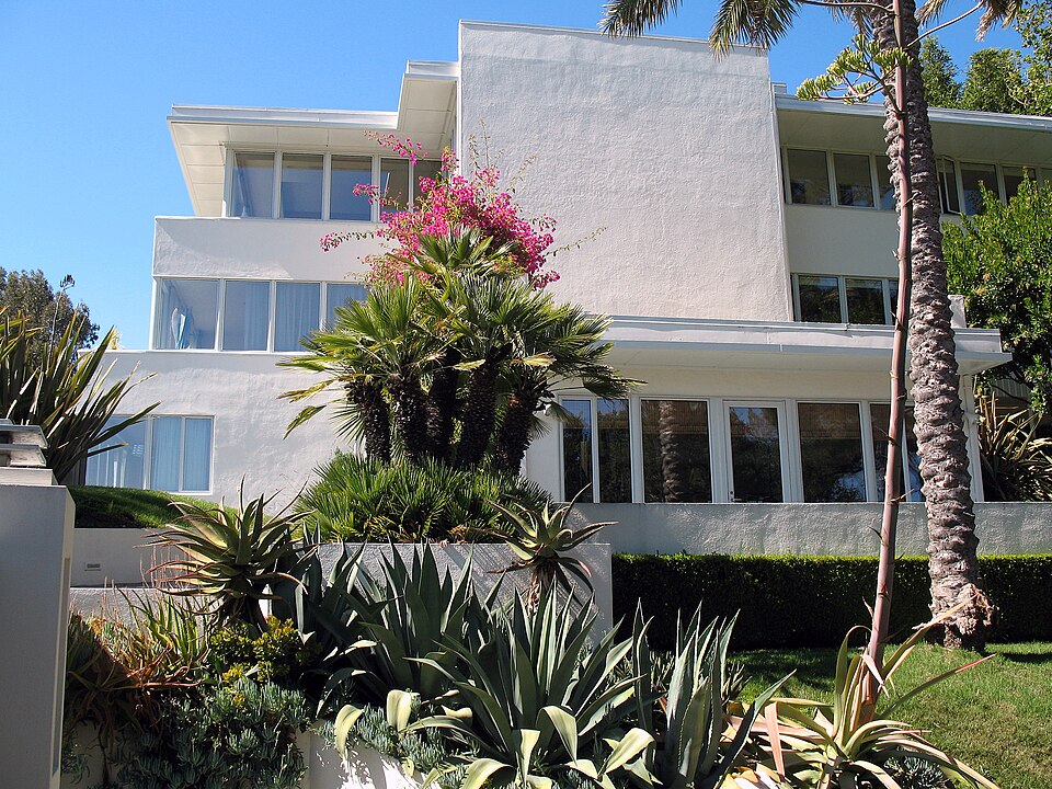 Photograph of Arthur and Mona Hofmann House