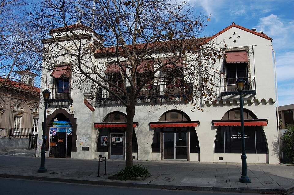 Photograph of Veterans Memorial Building