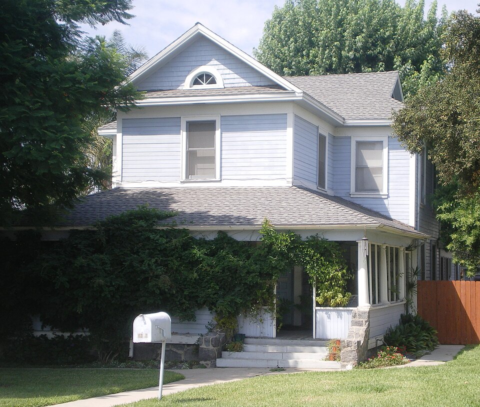 Photograph of Charles E. Straight House