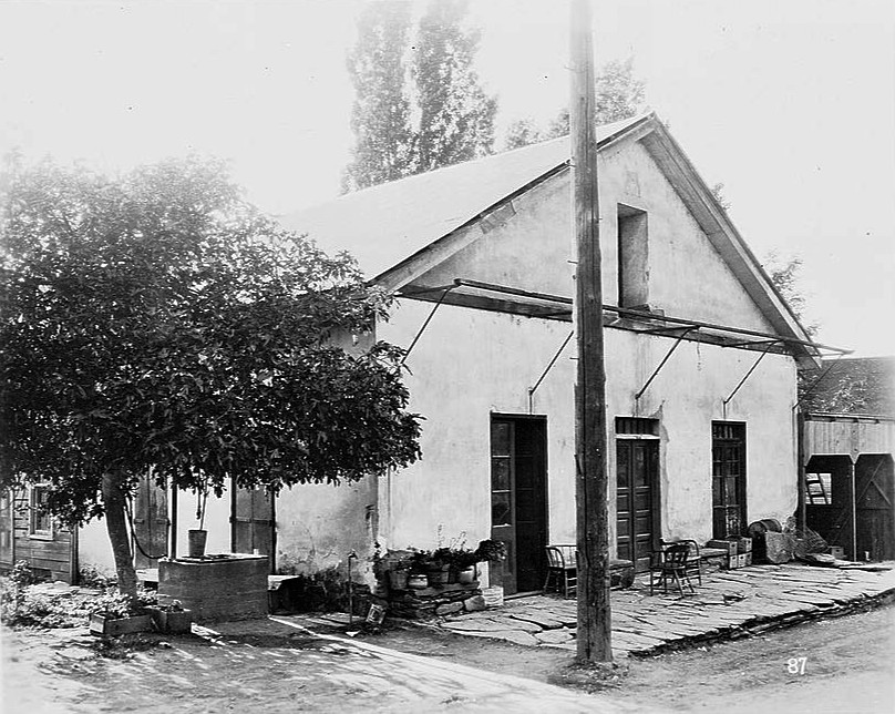 Photograph of Chichizola Family Store Complex