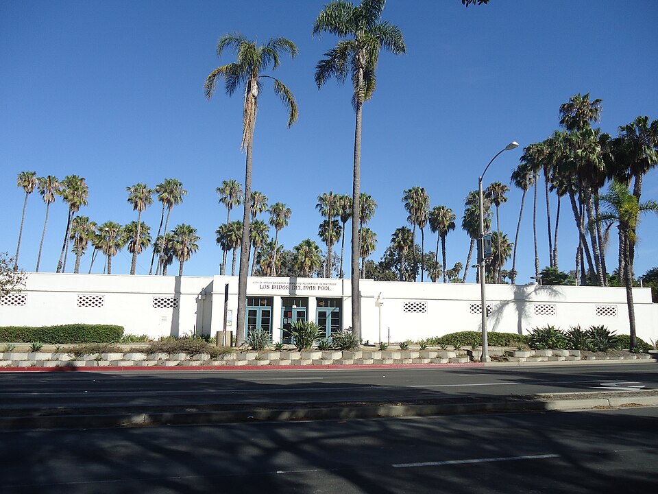 Photograph of Los Banos Del Mar