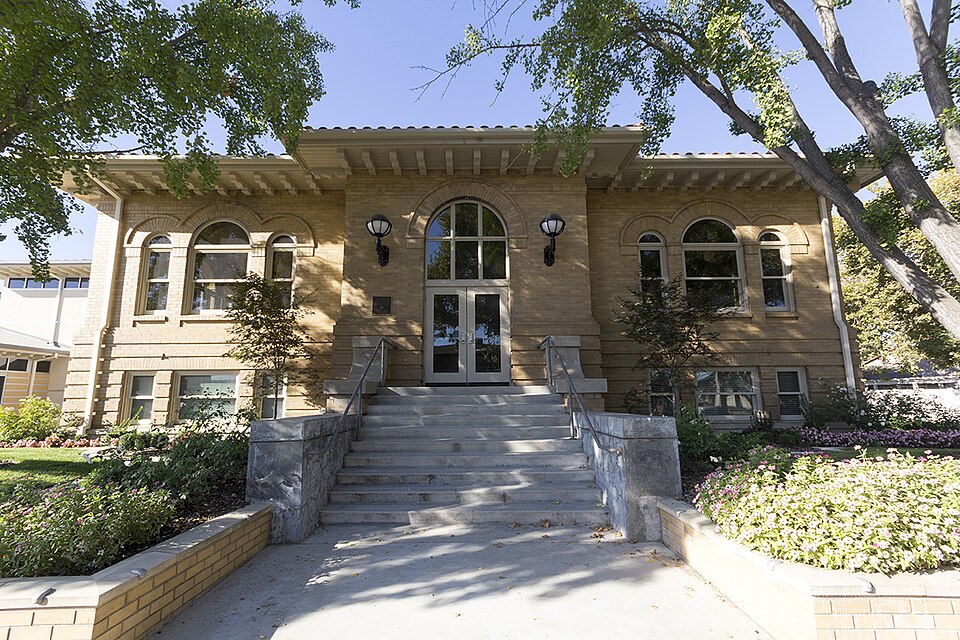Photograph of Turlock Carnegie Library
