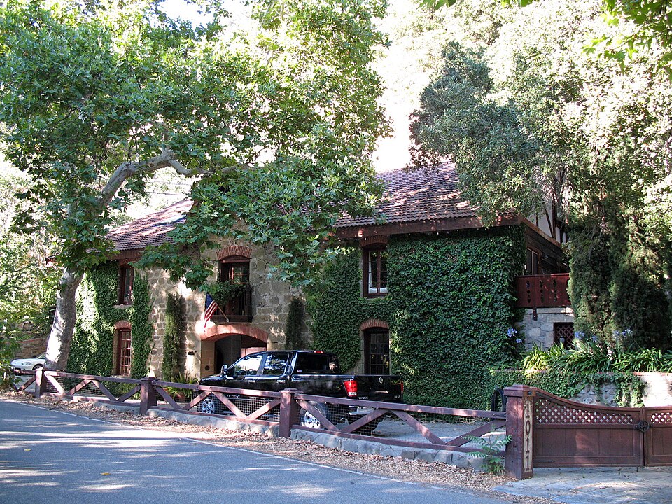 Photograph of Thomas Foxwell Bachelder Barn