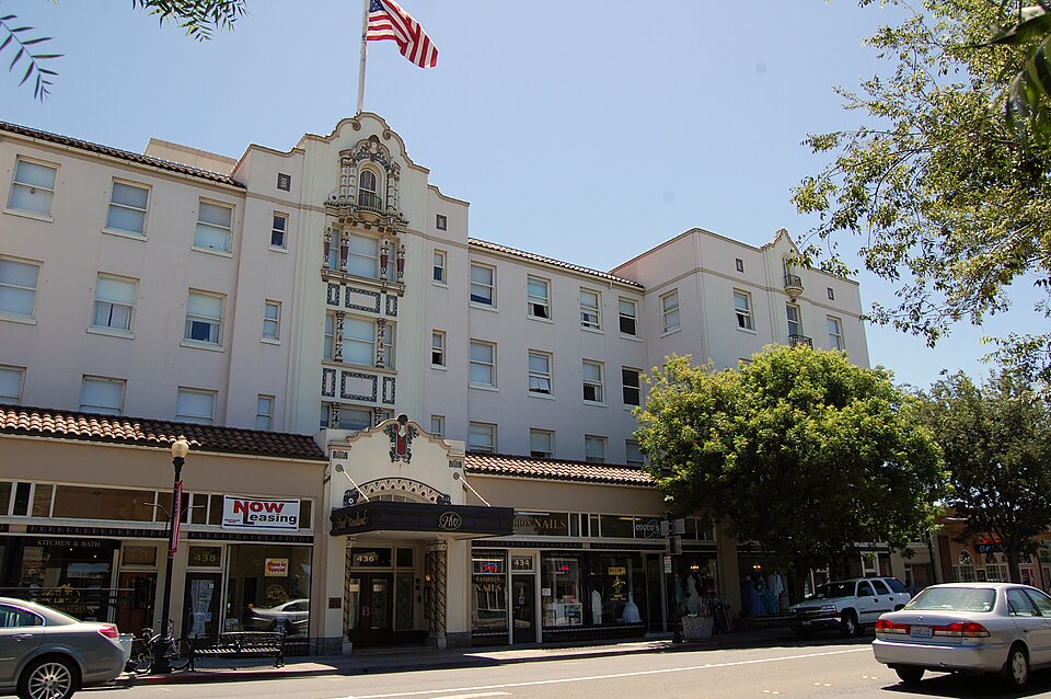 Photograph of Hotel Woodland