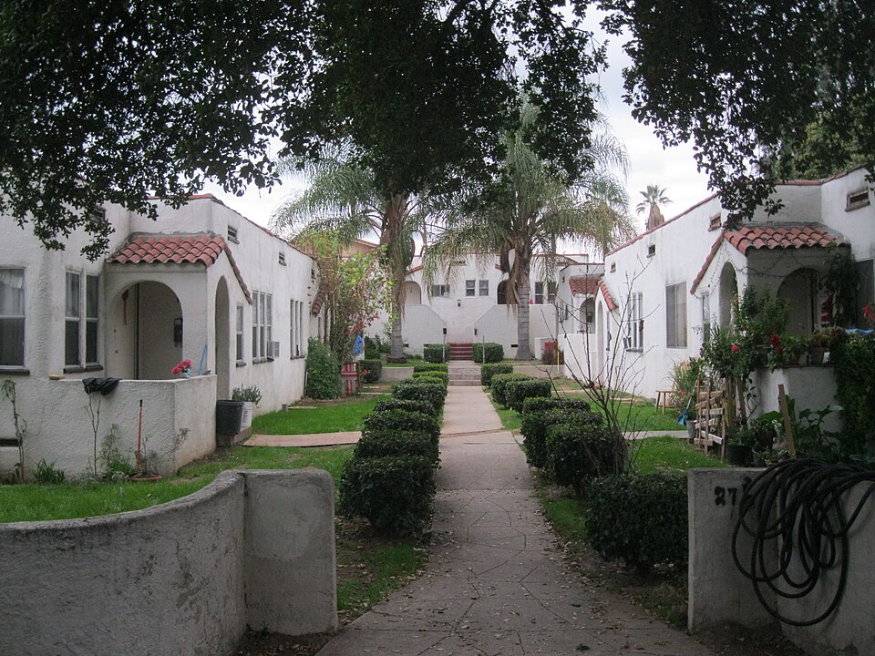 Photograph of Court at 275 North Chester Avenue